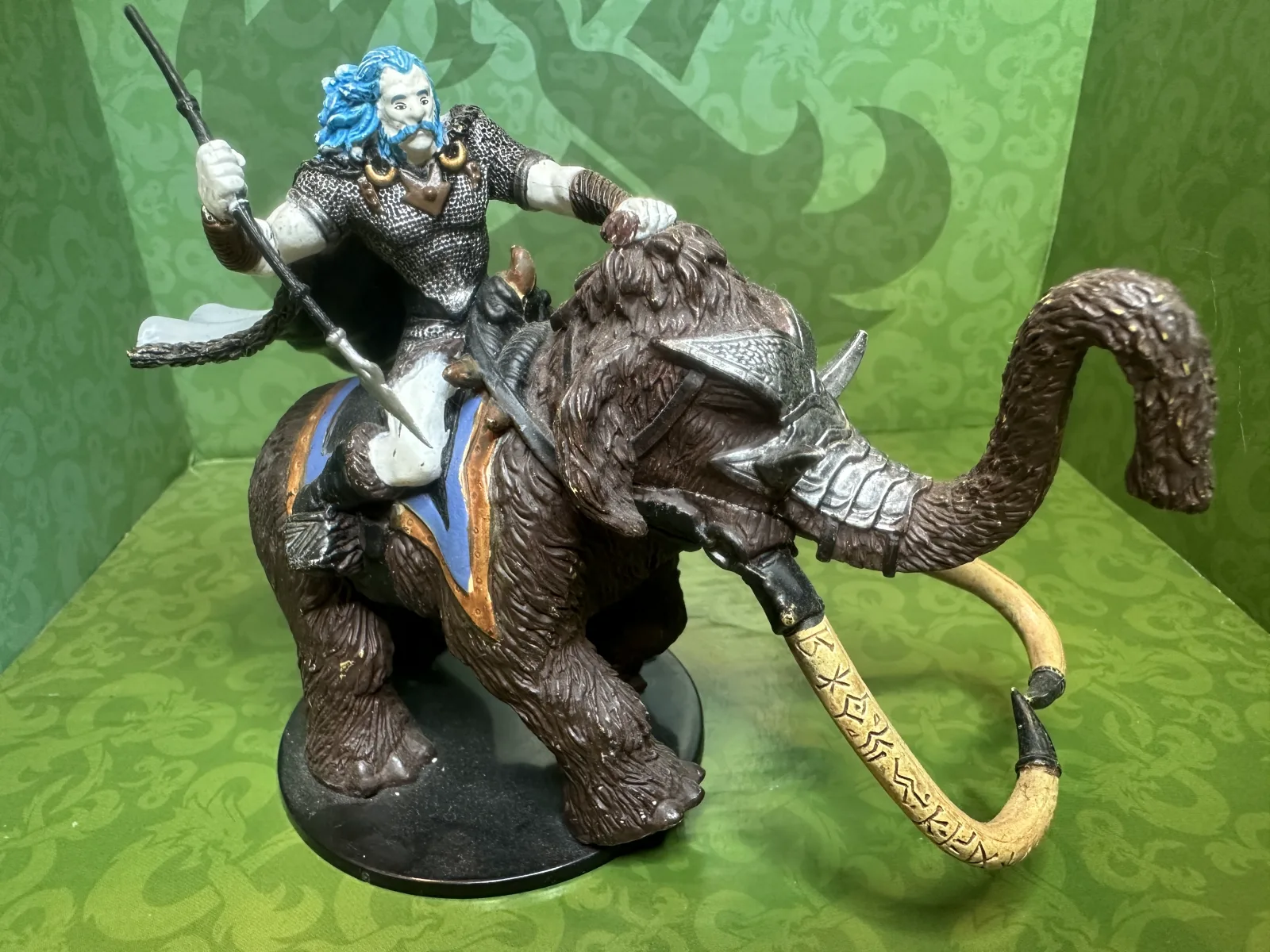 Tundra Scout / Frost Giant Riding Mammoth